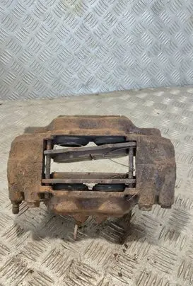 Toyota Land Cruiser (J120) Front brake caliper