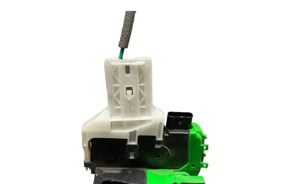 Hyundai i40 Front door lock A045035