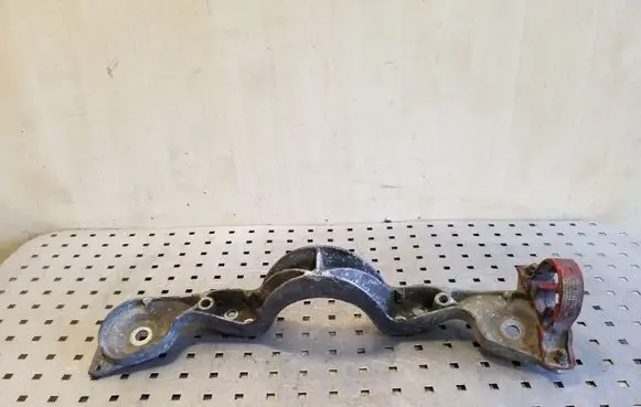 BMW 3 E46 Rear differential/diff mount bracket 1095990