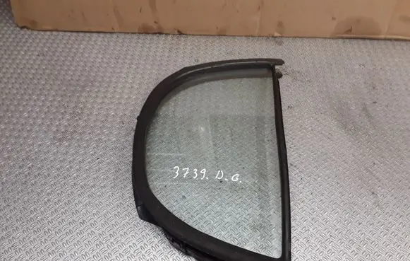 Toyota Yaris Rear vent window glass 