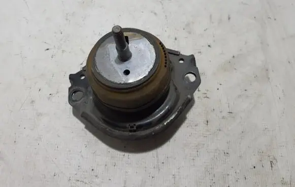 Dodge Durango Engine mount bracket 68252522AA
