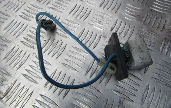 Mazda 323 F Heater blower motor/fan resistor 76653 7665-3