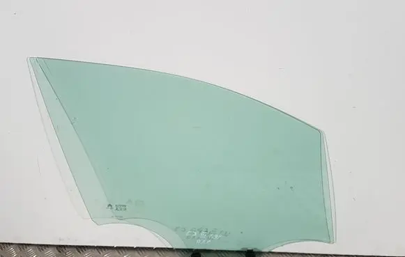Citroen C3 Front door window glass four-door 9813022480
