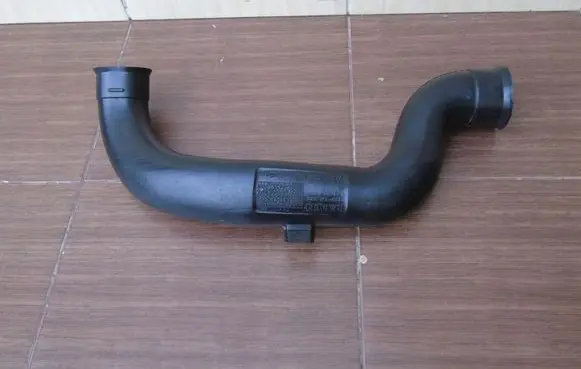 Renault Master II Air intake hose/pipe 7700351888
