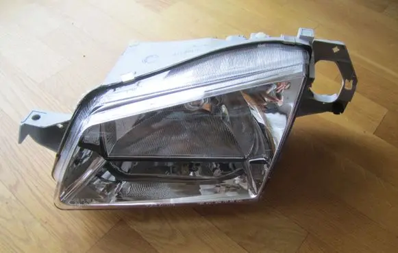 Mazda 323 F Headlight/headlamp