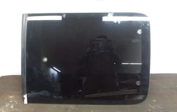 Peugeot Partner Rear side window