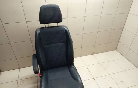 Honda CR-V Front driver seat 