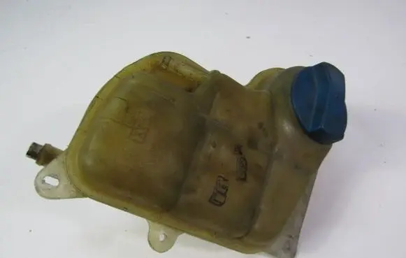 Audi A4 S4 B5 8D Coolant expansion tank/reservoir 8D0121408L
