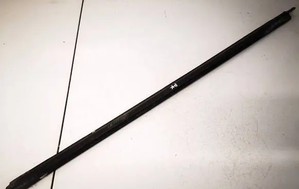 Peugeot 307 Front door glass trim molding