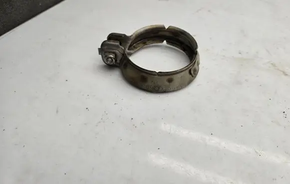 Mercedes-Benz Sprinter W907 W910 Muffler pipe connector clamp A0009958902