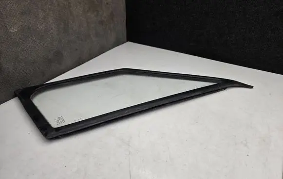 Mercedes-Benz Sprinter W906 Front door vent window glass four-door DOT27AS2M320 E000184 43R001025