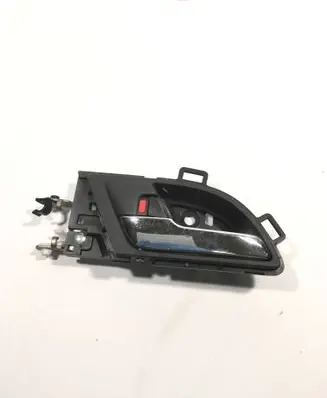 Rear door interior handle