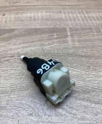 Audi A6 S6 C6 4F Brake pedal sensor switch 1K2945511