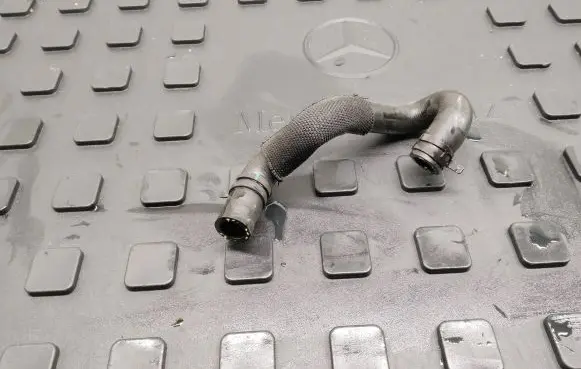 Mercedes-Benz A W176 Engine coolant pipe/hose A2702031782
