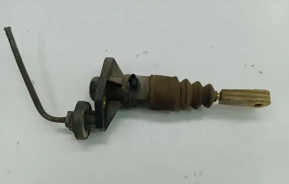 Volkswagen PASSAT B5 Master brake cylinder 8E1721401