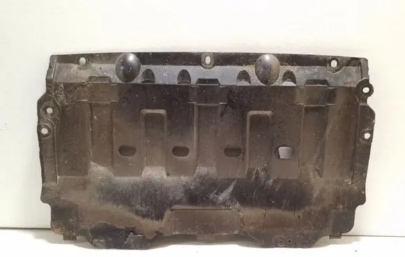 Suzuki Grand Vitara II Engine splash shield/under tray 1318065J00