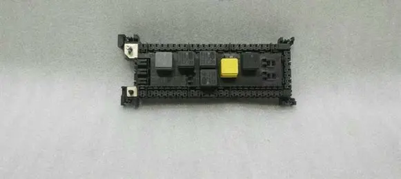Mercedes-Benz GL X166 Fuse module A1669061202