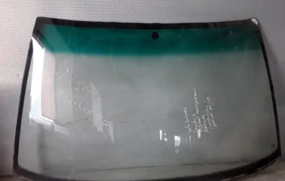 Nissan Primera Front windscreen/windshield window 