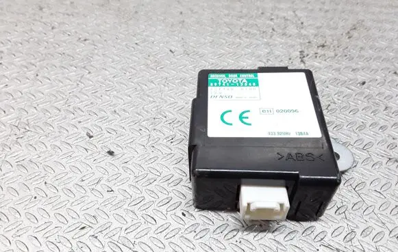 Toyota Corolla Verso E121 Door control unit/module 8974113040