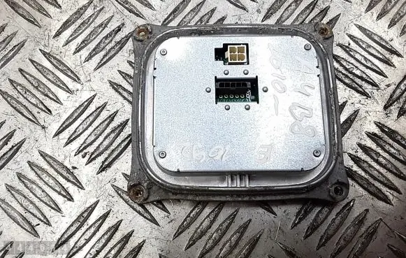 Audi A4 S4 B8 8K LED ballast control module 8k0907472
