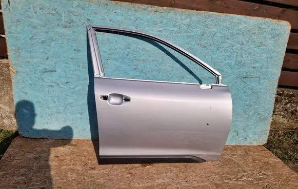 Subaru Outback (BS) Front door