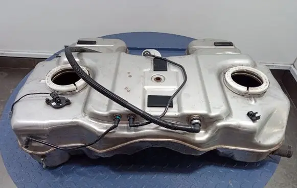 BMW X6 E71 Fuel tank 