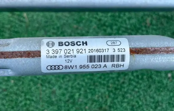 Audi A4 S4 B9 Front wiper linkage and motor 8W1955023A 8W1955119 20160317