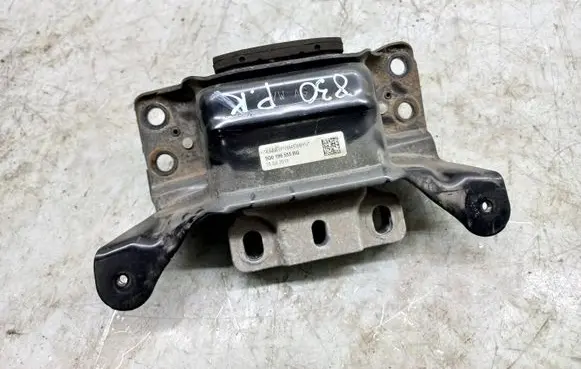 Volkswagen Jetta USA Engine mount bracket 5Q0199555BG