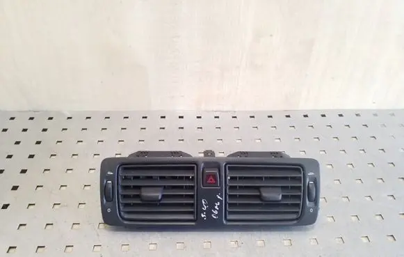 Volvo S40 Dash center air vent grill