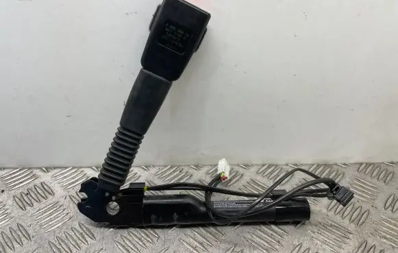 BMW 4 F32 F33 Front seatbelt buckle 7259388