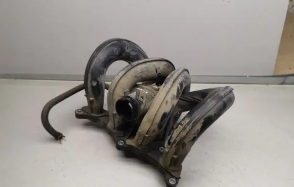 Toyota Yaris Intake manifold
