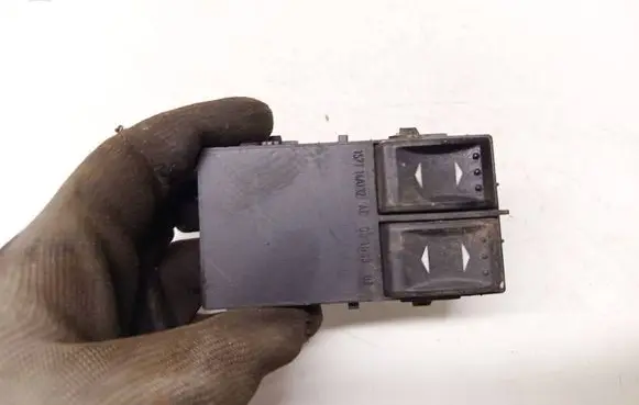 Ford Mondeo Mk III Electric window control switch 1S7T14A132AE