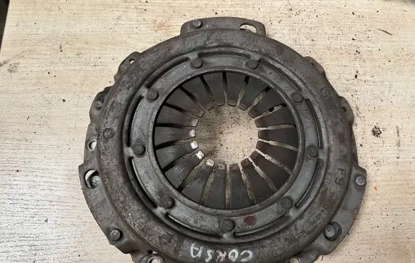 Opel Corsa B Pressure plate 