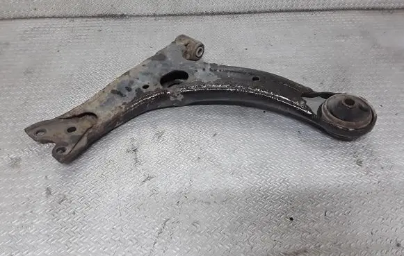 Toyota Corolla Verso AR10 Front lower control arm/wishbone