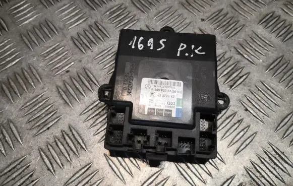 Mercedes-Benz A W169 Door control unit/module 1698207326 A1698207326