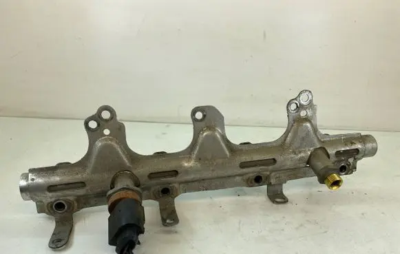 Volkswagen PASSAT B6 Fuel main line pipe 06J133317M