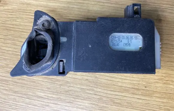 Volvo V50 Fuel tank cap lock 30716754