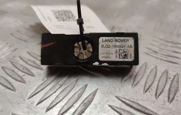 Jaguar I-Pace Aerial antenna amplifier BJ3218K891AA