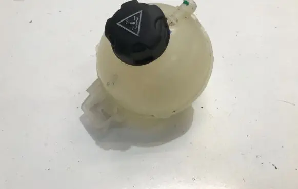 Citroen C5 X Coolant expansion tank/reservoir 9827174880