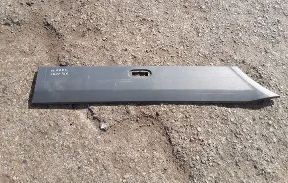 Volkswagen Crafter Front door trim (molding) 9066901862