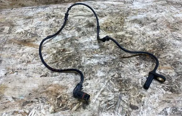 Mercedes-Benz SL R230 ABS brake wheel speed sensor A2305400717