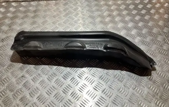BMW 1 F40 Fender foam support/seal 7448812