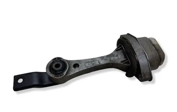 Volkswagen Golf IV Engine mount bracket 