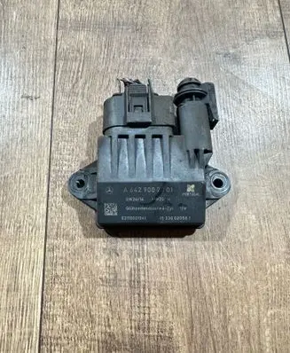 Glow plug pre-heat relay