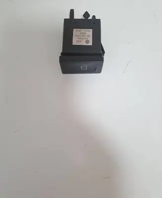 Volkswagen PASSAT B5 Windscreen/window heater switch 3B0959621C
