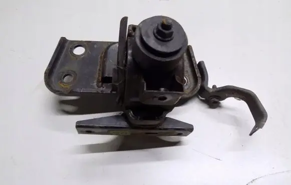 Toyota RAV 4 (XA30) Engine mount bracket