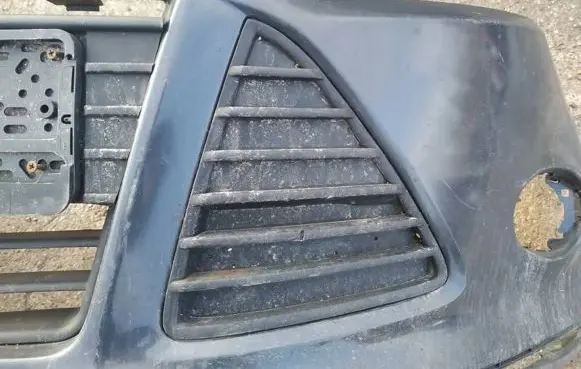 Ford Focus Front bumper lower grill