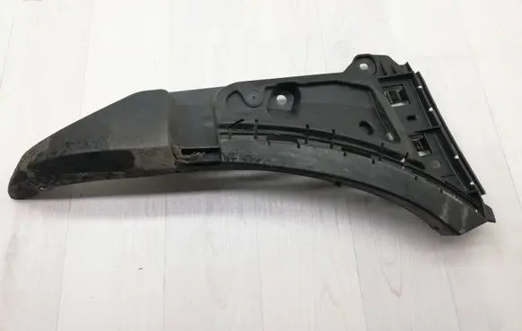 Volvo XC90 Front bumper mounting bracket 08620563