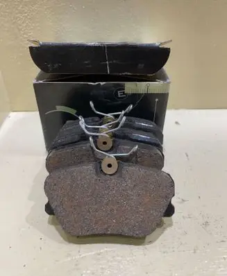 Volvo 440 Brake pads (front) 28BK837