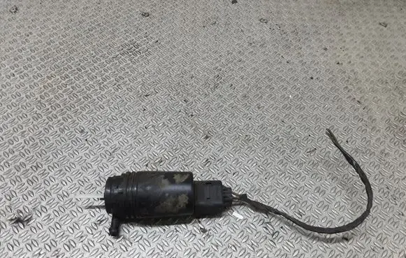 BMW 5 E39 Windscreen/windshield washer pump 67128377612